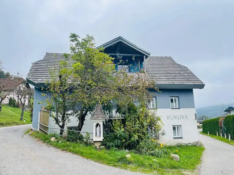 Umgebauter Kutscher- und Künstlerhof!