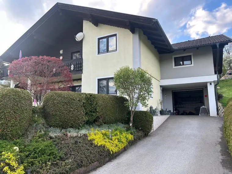 Eigennutzen oder Vermieten: Modernisiertes Zweifamilienhaus 195m² mit 6 Zimmern , nähe Liebenfels / Glanegg / Kadöll in Kärnten € 419.000