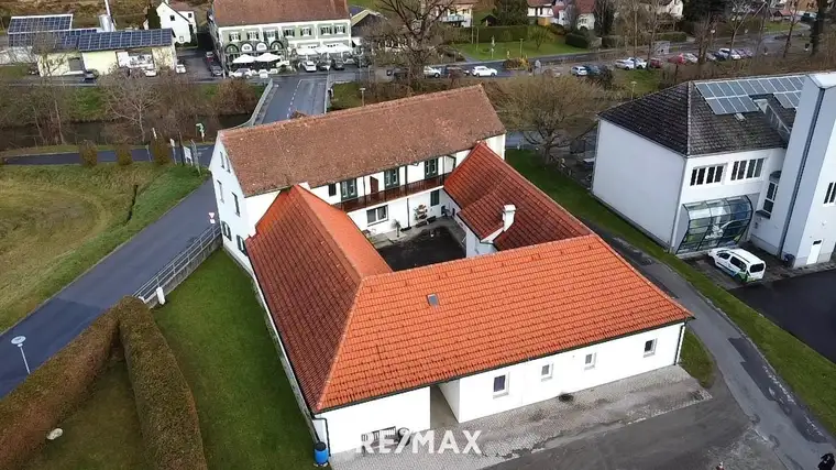 Investoren aufgepasst! Zinshaus mit 8 Wohneinheiten im begehrten St Johann bei Herberstein am Stubenbergsee mit 16 Parkplätzen
