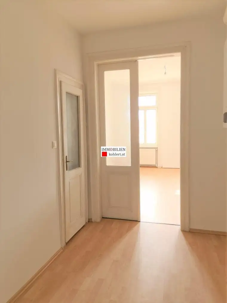 KLOSTERNEUBURG, SONNIGE 2-ZIMMERWOHNUNG MIT BALKON