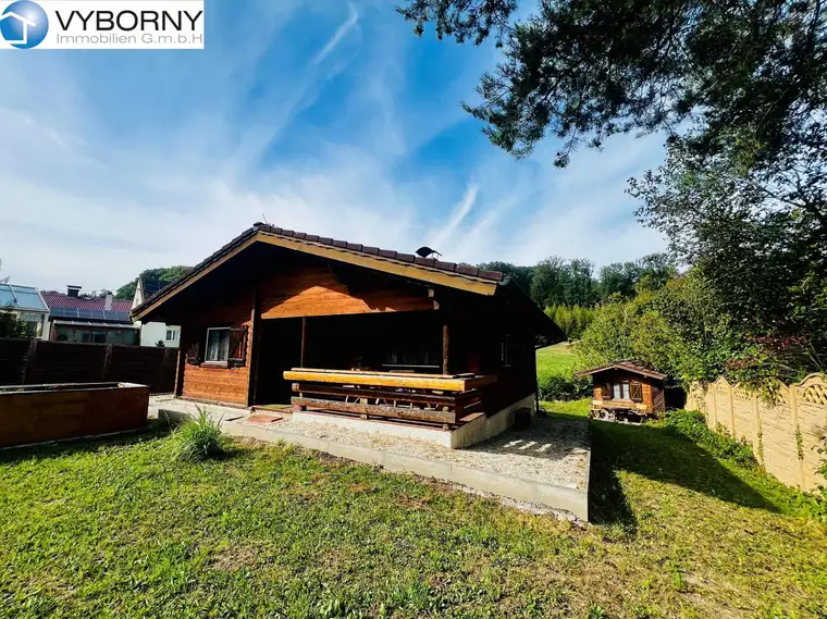 Uriger geht's nicht!! Rustikaler, gemütlicher Holzbungalow in ruhiger Siedlungslage in Gablitz
