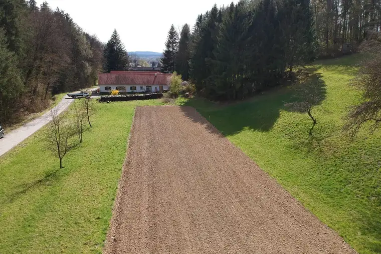 Traumhaftes, ebenes Baugrundstück am Ortsrand von Rudersdorf mit rund 4700 m² Grünland 