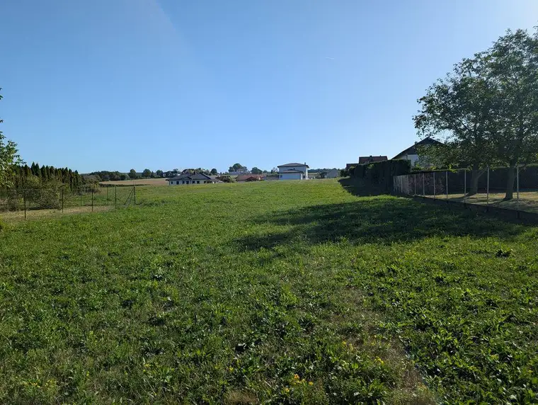 Schönes Baugrundstück in ruhiger Streusiedlungslage