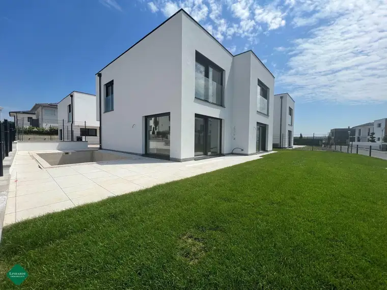 Nur noch 1 Haus verfügbar - Neubau - Modernes Haus mit Pool - Belagsfertig