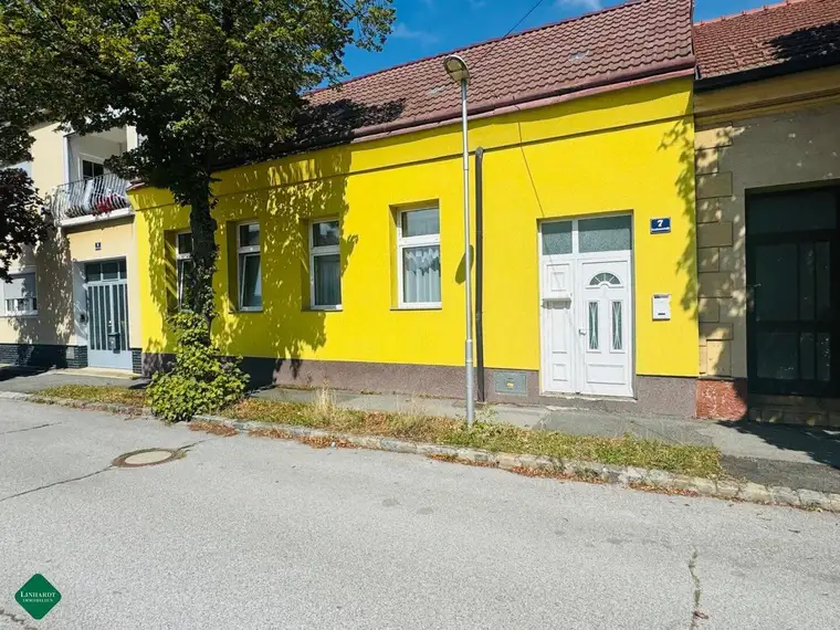 Charmantes Einfamilienhaus mit Aufstockungsmöglichkeit nahe Wien