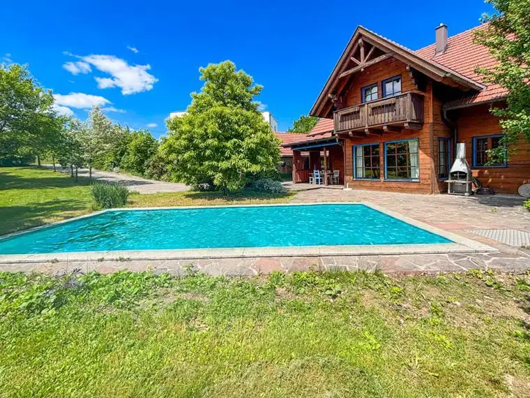 Wohlfühlhaus mit Pool &amp; grüner Oase!