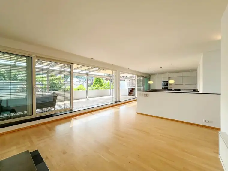 Linz: Großzügiges Penthouse am Fuße des Pöstlingbergs.