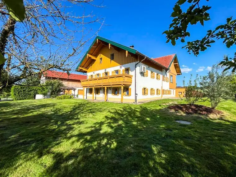 Land &amp; Gut: „A richtig liaba Hof“- in herrlicher Alleinlage