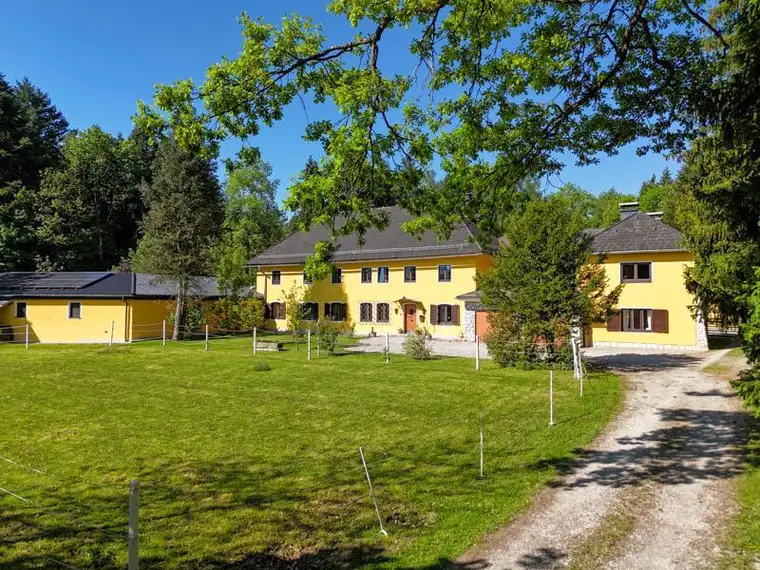 Land &amp; Gut: Arrondiertes Gut in städtischer Alleinlage in Gmunden