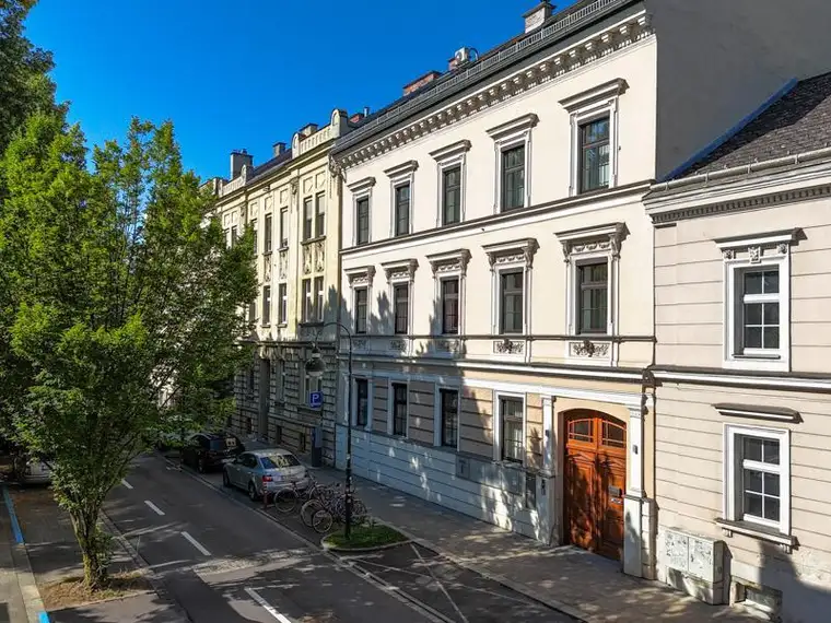 Linz: Stilvolles privates Stadthaus mit Innenhof-Oase!