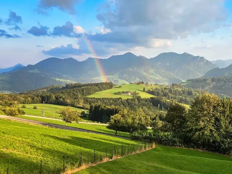 Traumhaftes Grundstück mit traumhaftem Berg-Panorama.