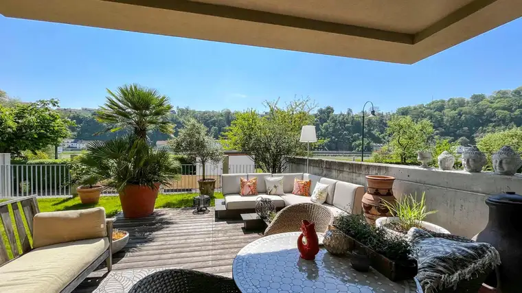 Linz Urfahr: Elegante Garten-Wohnung an der Donau zum Wohlfühlen.