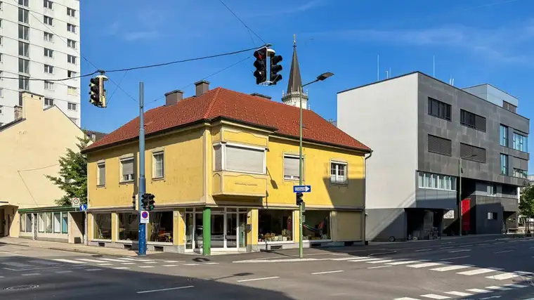 Wels: Wohn- &amp; Geschäftshaus in frequenzstarker Innenstadtlage