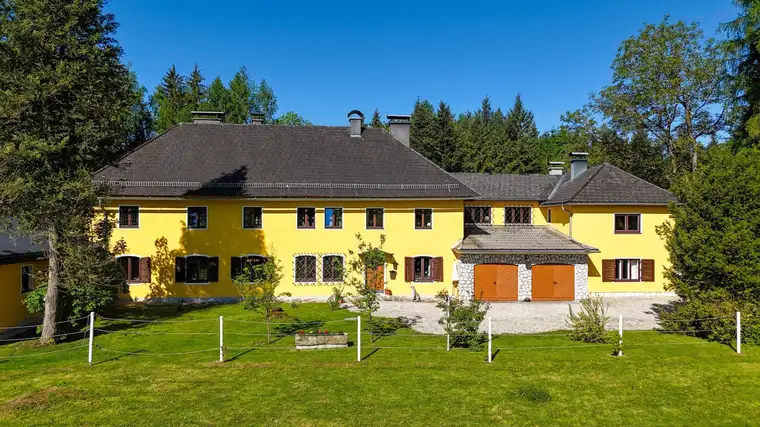 Land &amp; Gut: Arrondiertes Gut in städtischer Alleinlage in Gmunden