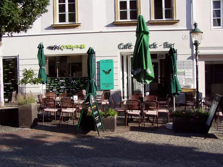 Langjährig geführtes Cafe in der Innenstadt abzugeben