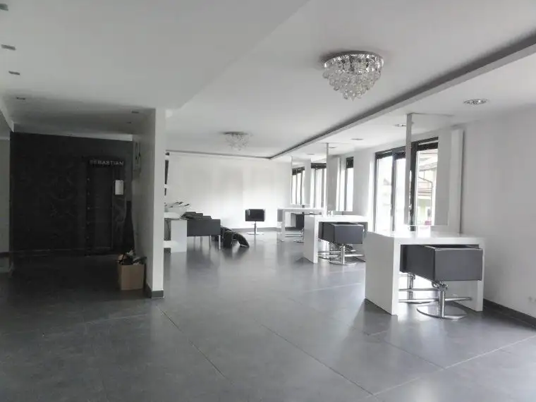 MIETE: ATTRAKTIVER HOTSPOT IM STADTZENTRUM – INDIVIDUELLE NUTZUNGSVARIANTEN - Büro/ Praxis/ Therapie in Bischofshofen - Ski amadé