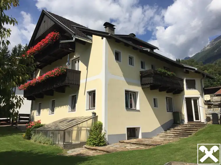 Jede Menge Möglichkeiten-Mehrfamilienhaus mit 5 Einheiten und großzügigem Garten