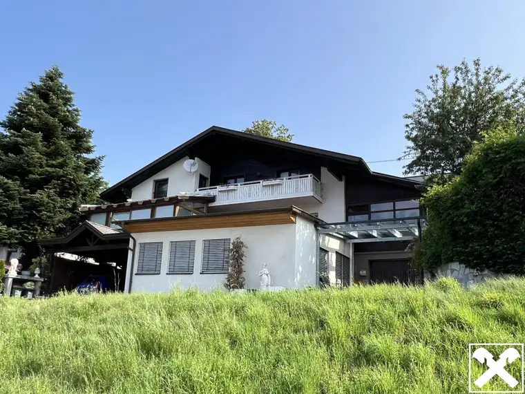 Sonnige Liegenschaft mit 3 Wohneinheiten