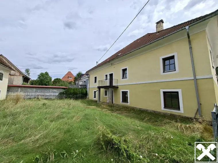 Stadthaus mit Renovierungsbedarf