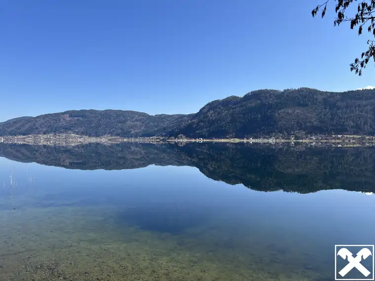 Traumhaftes Seegrundstück mit privater Uferlinie am Ossiacher See