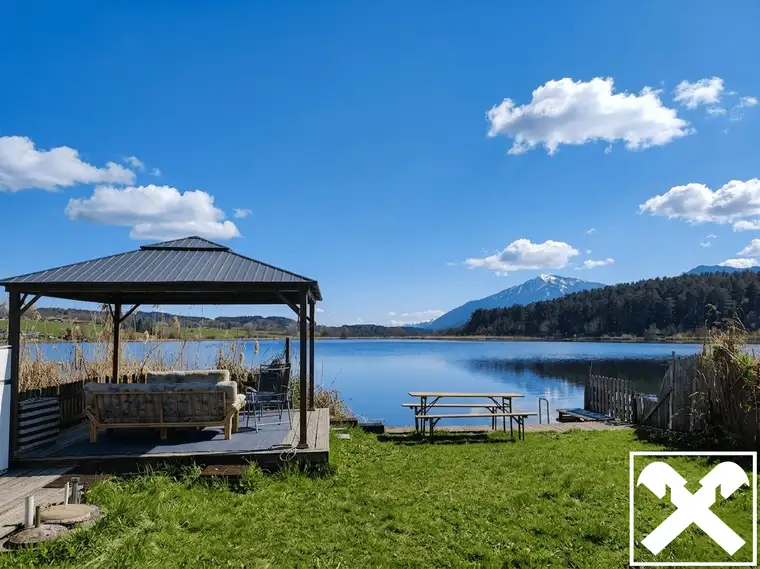 Traumhaftes Seegrundstück mit Badehaus am Turnersee