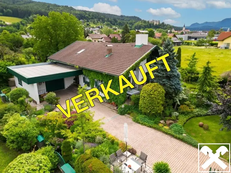 Wohlfühlen garantiert! Attraktives Wohnhaus mit Garage, Pool und wunderschöner Gartenanlage