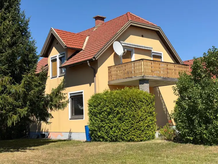 Älteres Wohnhaus mit Nebengebäude, Ebenthal