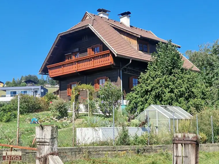Gemütliches 5-Zi-Einfamilienhaus in Feldkirchen mit Garten und Obstbäumen