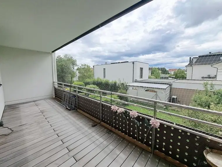Wunderbare 2- Zimmer-Wohnung mit terrassenähnlicher Loggia, 2 Kfz-Stellplätzen in Wiener Neustadt Grünlage - provisionsfrei für Mieter