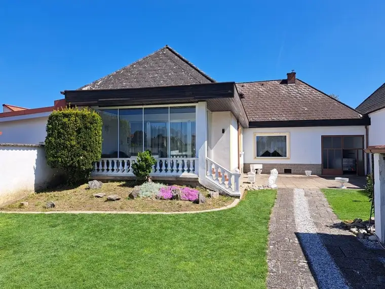 Freundliches Familienhaus mit sehr schönem, ruhigen Garten - Wintergarten und 2 Gartenhäusern - Nähe Eisenstadt