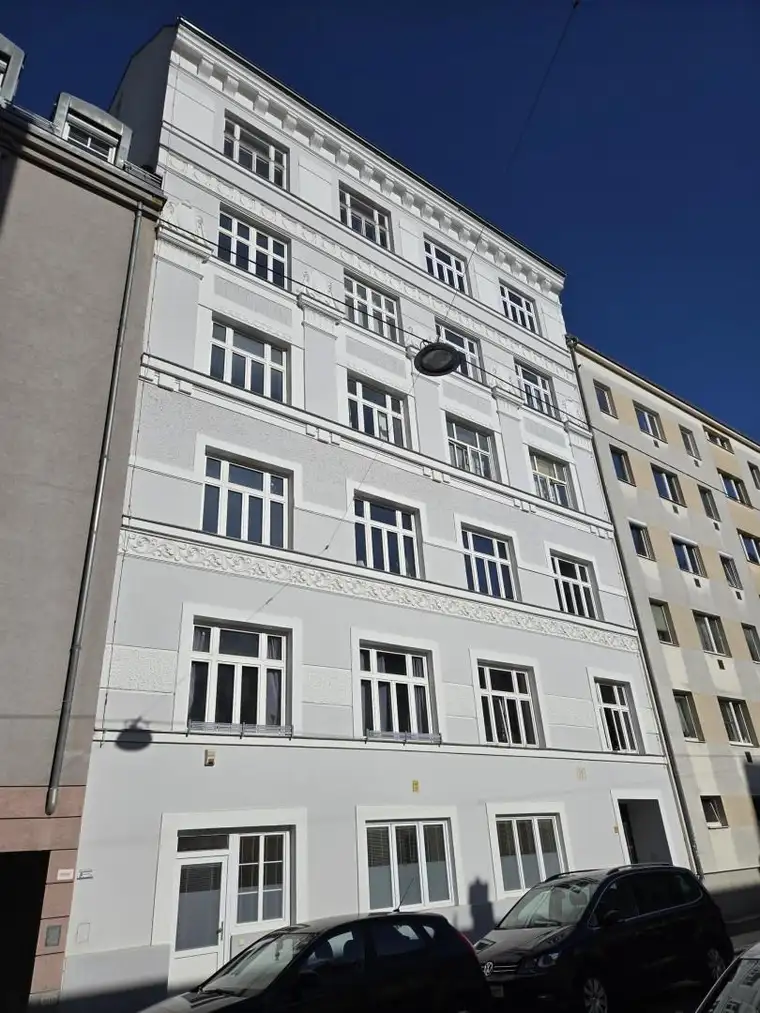 Geräumiges Portallokal in gutem Zustand