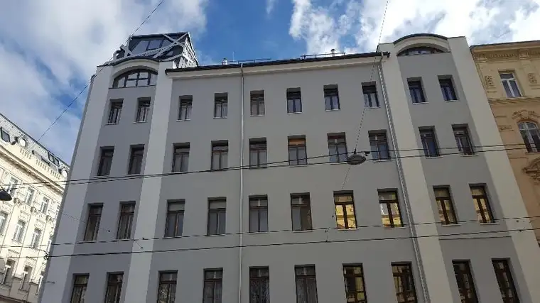 TOPSANIERTE ALTBAUMIETE BEIM AUGARTEN UND INNENSTADT NÄHE !