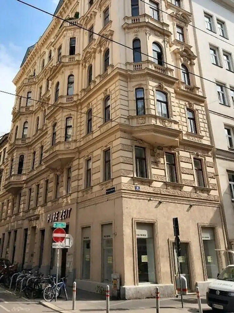 INNENSTADT NÄHE ! ECKPORTALLOKAL MIT GROSSER AUSLAGENFRONT