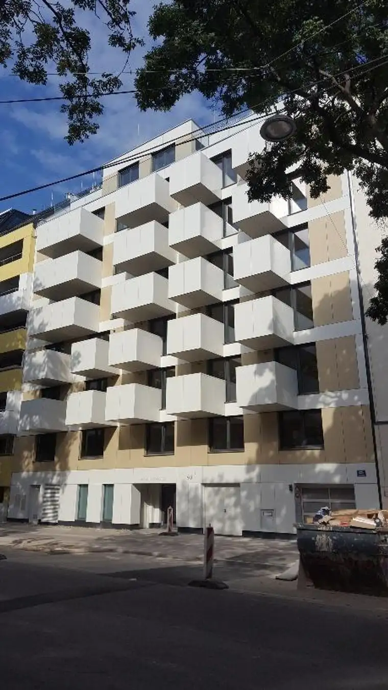 NEUBAUHIT MIT BALKON BEI WIRTSCHAFTS UNIVERSITÄT IN PRATER / MESSE NÄHE !