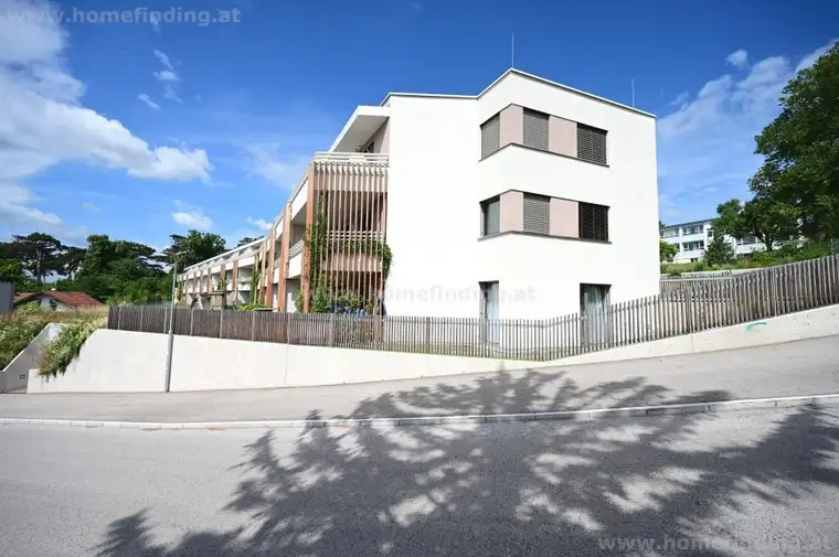 helle 4-Zimmerwohnung, große Loggia mit Grünblick, Garage möglich -befristet