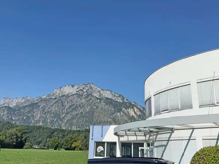 Modernes Büro mit Untersbergblick - Top Lage im Gewerbepark Anif