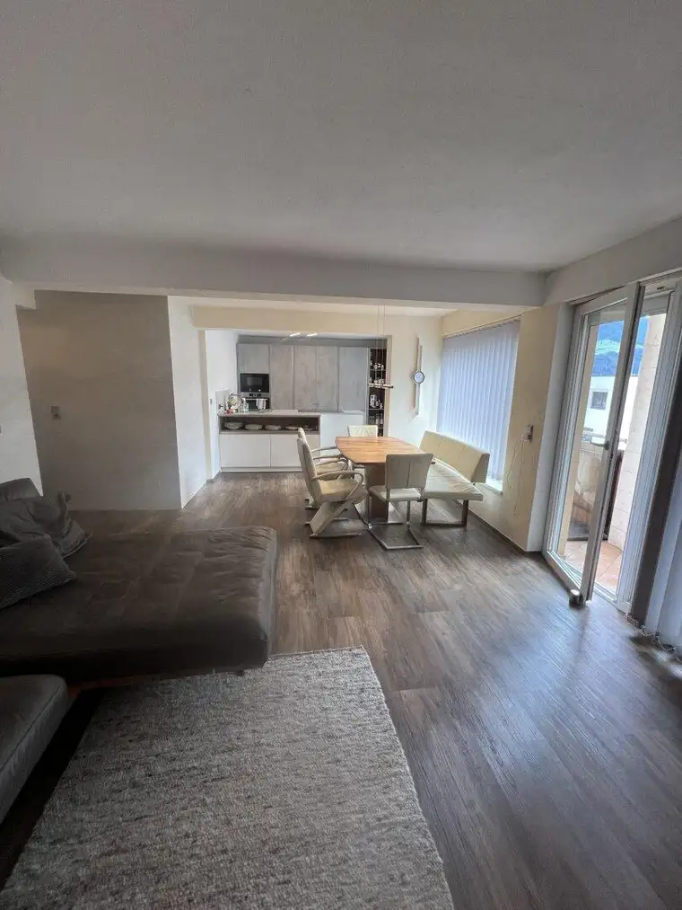 VOMP - Moderne, hochwertige 3,5 Zi.-Wohnung mit Balkon zum Verkauf