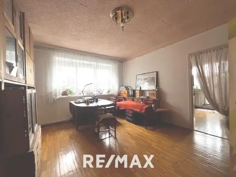 3-Zimmer-Wohnung mit Loggia – Sanierungsobjekt mit Potenzial / ONLINE-TERMIN -BUCHEN /https://www.remax.at/1662-3048