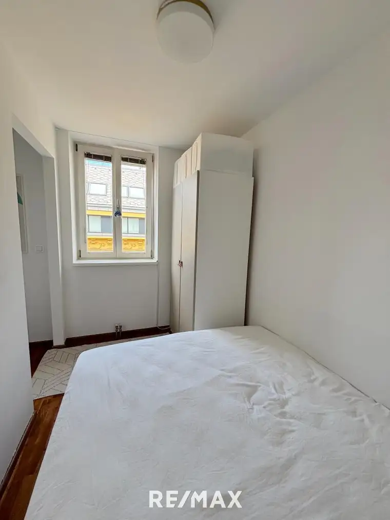 charmante 2-Zimmer-Wohnung mit Loggia im Dachgeschoss