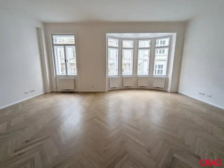 Erstbezug: Großzügige 5-Zimmer Altbau-Wohnung nahe Theresianum in 1040 Wien zu mieten