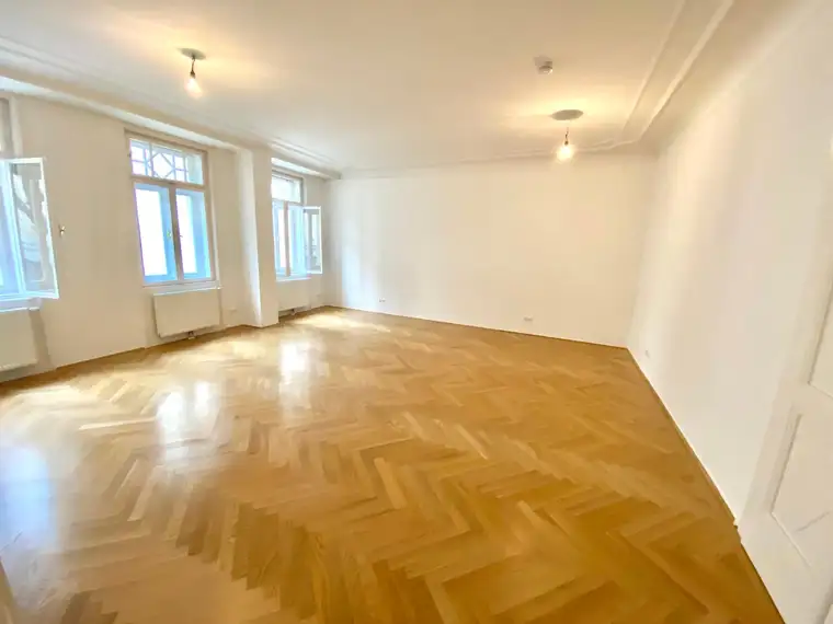 Ruhige 5-Zimmer-Altbau-Wohnung mit Grünblick in den Innenhof zu mieten in 1070 Wien