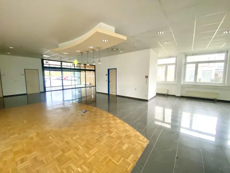 Großzügige Büroflächen im Süden von Graz zu mieten!