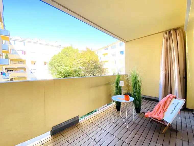 Ruhige 2 Zimmer Wohnung mit Innenhofblick - 12 m² Loggia - moderne Küche - bei U3 Enkplatz - zu kaufen in 1110 Wien
