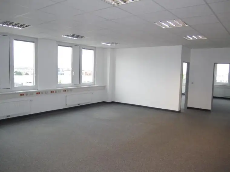 Büro- und Lagerflächen im 23. Bezirk zu mieten