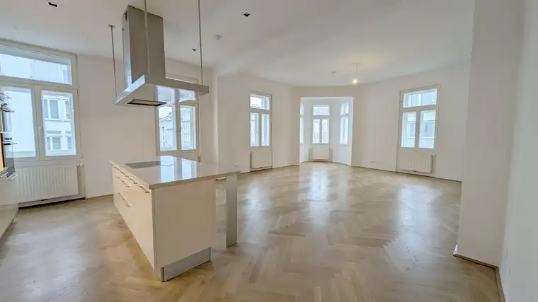Elena Pfurtscheller, BA, ÖRAG Immobilien Vermittlung GmbH