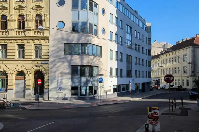 Stapelparkplatz in ausgezeichneter Lage in der Esterhazygasse 4, 1060 Wien zu mieten