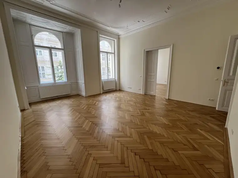 ERSTBEZUG: Generalsanierte 3-Zimmer Altbauwohnung im Servitenviertel - zu mieten in 1090 Wien