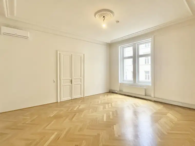 Sanierte Bürofläche in der Herrengasse zu mieten!
