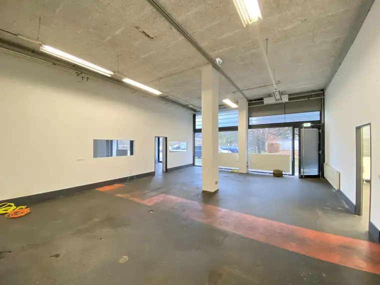 Loftartiges Büro mit angeschlossenem Lagerbereich in Schallmoos