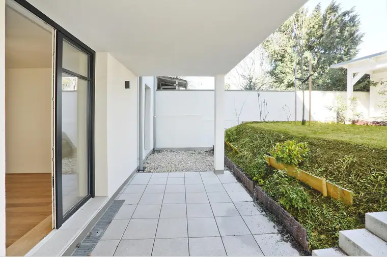 Gartenwohnung in historischem Ambiente - 2 Zimmer, 50 m² Eigengarten - zu mieten in 1130 Wien